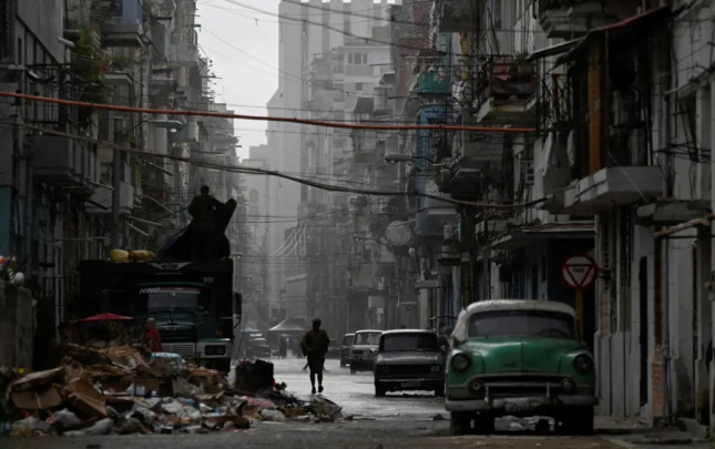 biri-duyu-biri-neft-gonderir