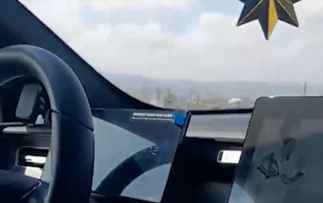 magistral-yolda-saatda-187-ile-surub-sosial-sebekede-paylasdi