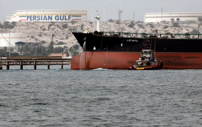 abs-iran-neftine-qarsi-sanksiyalari-muveqqeti-legv-etdi