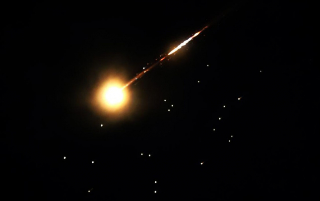 israile-genismiqyasli-raket-hucumu-elan-etdi