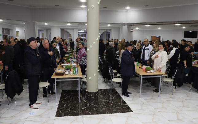 bayram-gunlerinde-tehsil-iscileri-bir-araya-geldi