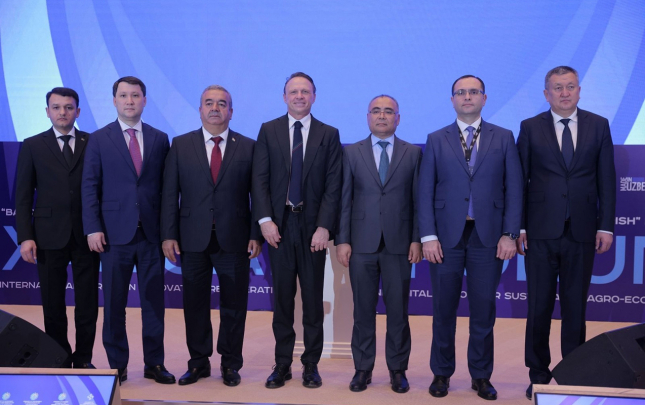 azerbaycanin-numayende-heyeti-daskendde-forumda-istirak-edir