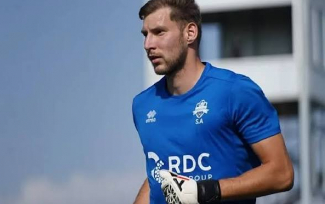 qarabag-imislinin-qapicisini-isteyir