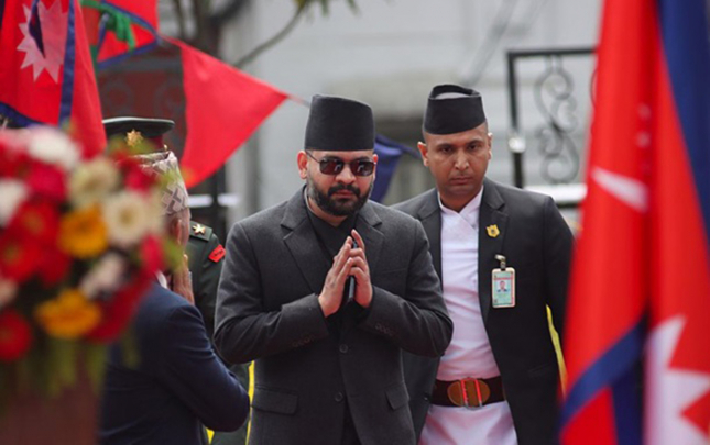 nepalda-kecmis-repci-bas-nazir-oldu