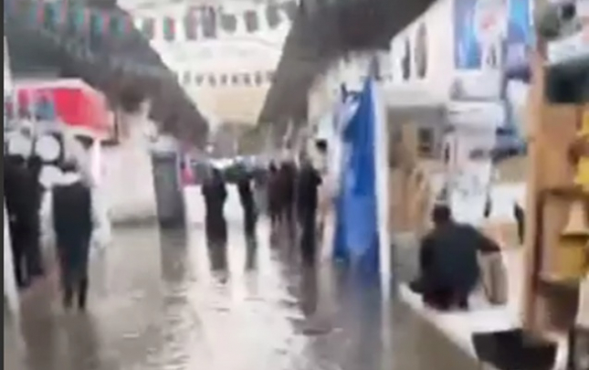 sederek-ticaret-merkezini-su-basdi