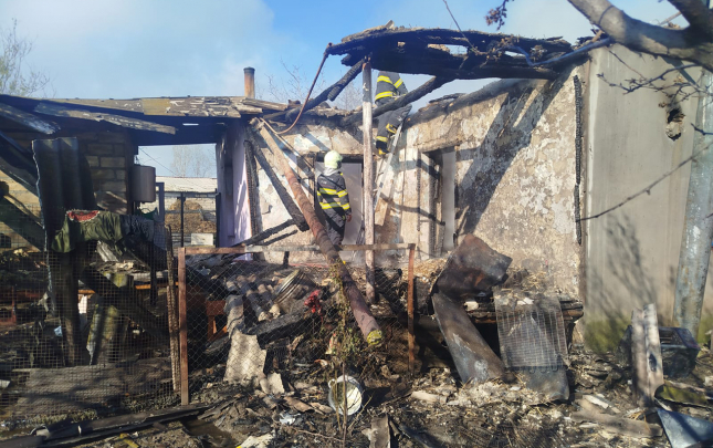 berdede-ucotaqli-ev-esyalari-ile-birlikde-yandi