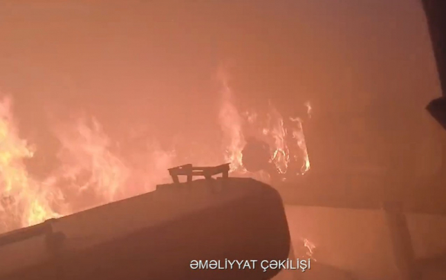 sumqayitda-mebel-sexinde-yangin