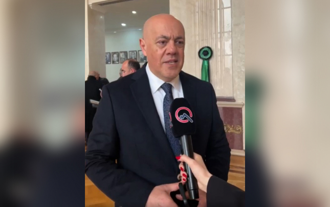 bir-teselli-var-ki-rasim-balayev-seneti-daim-yasayacaq