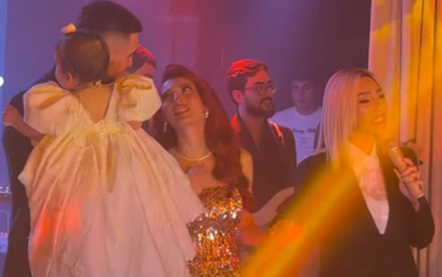 toralin-kicik-qizinin-ad-gununden