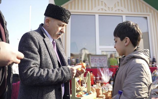 dunya-azerbaycanlilari-novruzu-boyuk-cosqu-ile-qeyd-edibler