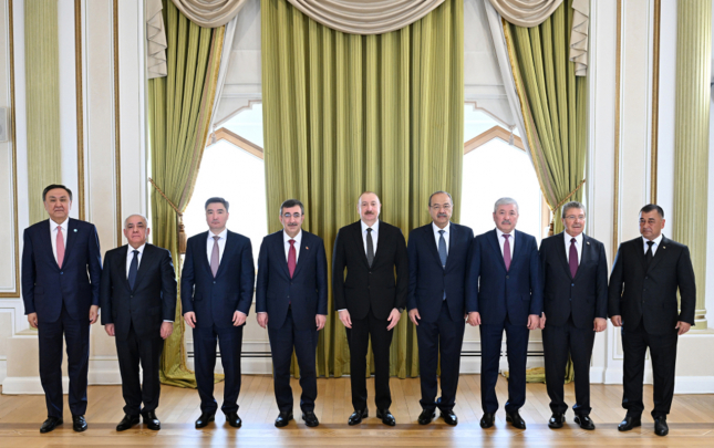 prezident-tdt-ye-uzv-dovletlerin-hokumet-bascilarini-qebul-etdi
