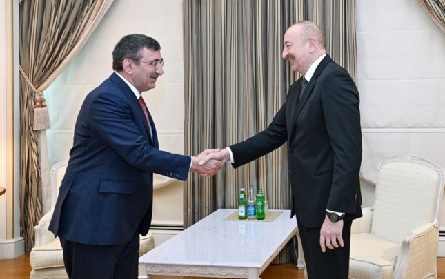 prezident-cevdet-yilmazi-qebul-etdi