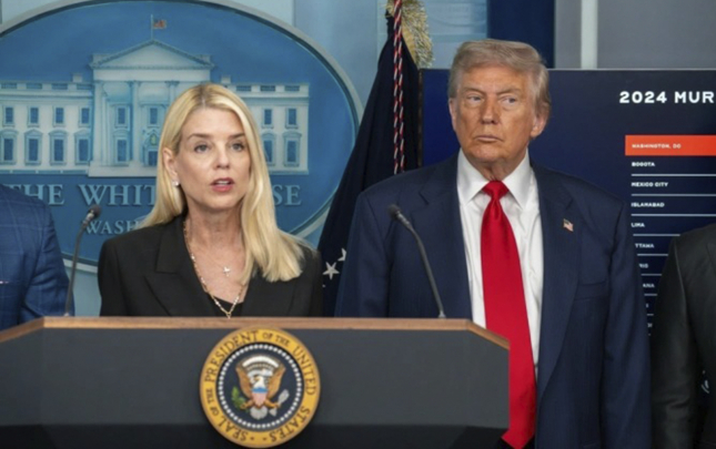 tramp-onu-vezifesinden-azad-etdi