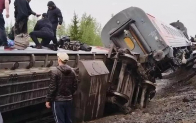 rusiyada-sernisin-qatarinin-7-vaqonu-relsden-cixib