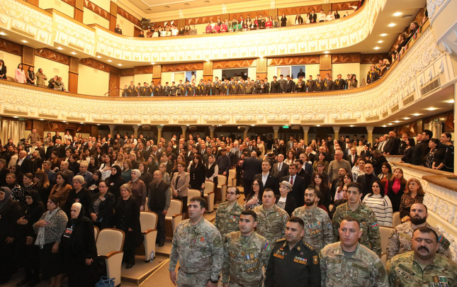 aprel-doyuslerinin-10-cu-ildonumunde-zefer-yolu-teqdim-olundu