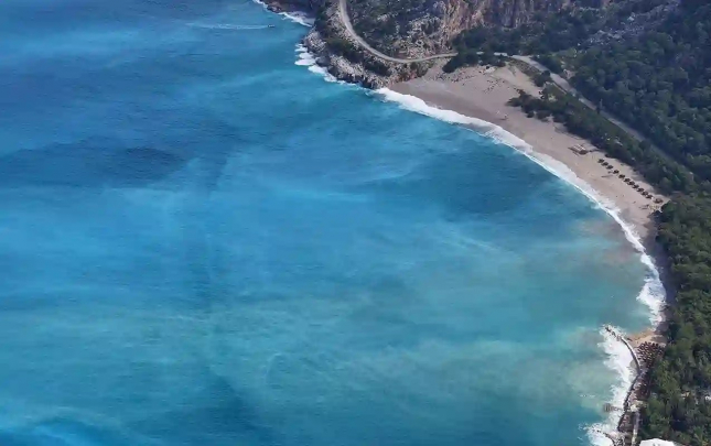 olu-deniz-yagislardan-sonra-rengini-deyisdi