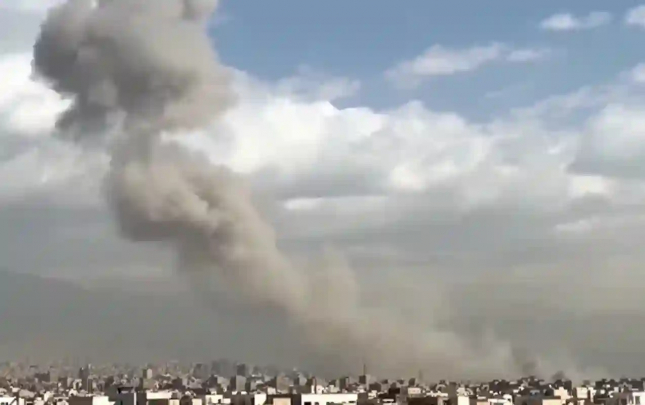 iran-behreyndeki-neft-kimya-sirketini-vurdu