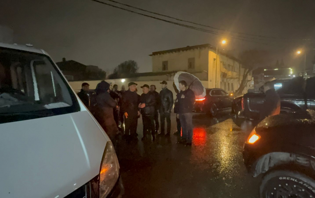 eldar-ezizov-ve-zaur-mikayilov-hemin-evin-sokulduyu-yere-baxis-kecirdiler