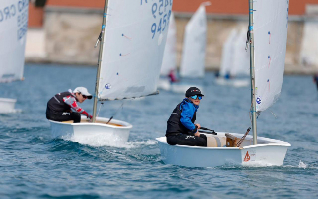 yelkenli-qayiq-uzre-sailing-point-easter-regatta-2026-yarislari-basa-catib