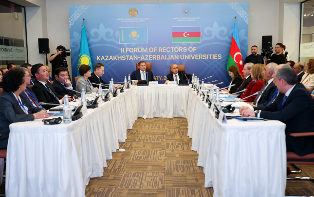 almatida-ii-rektorlar-forumu-kecirildi