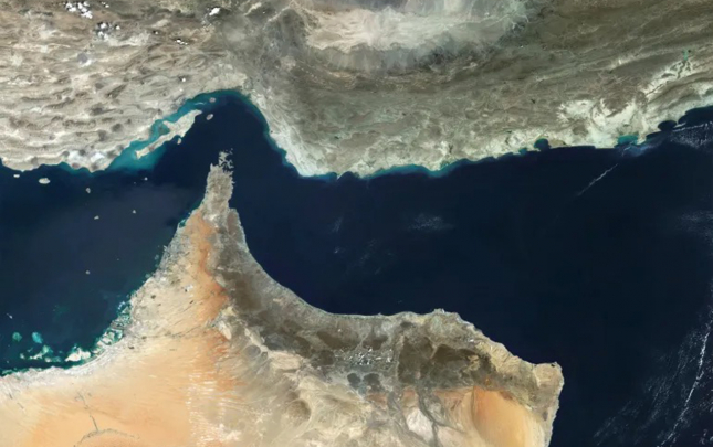 iran-sabah-hormuz-bogazini-aca-biler