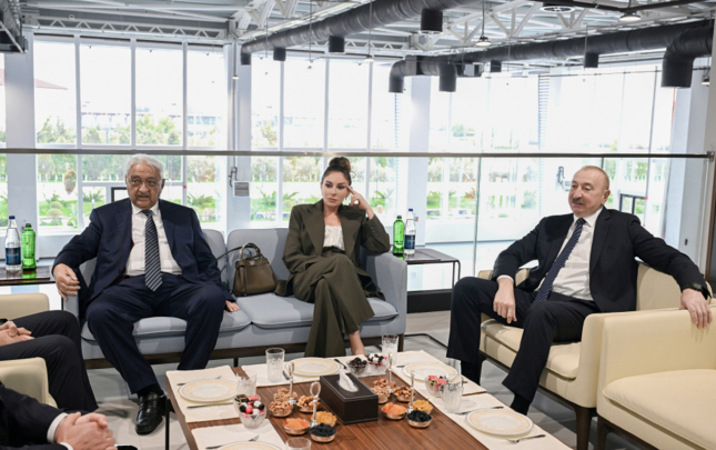 prezidentle-xanimi-acilisa-qatildi