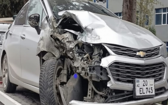 iki-avtomobil-toqqusdu-olen-ve-yaralanan-var