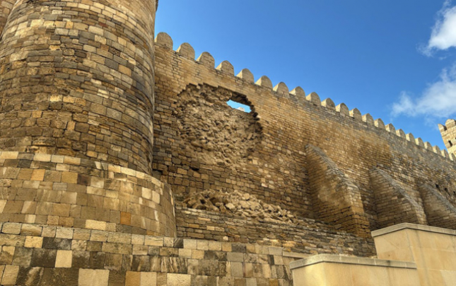 yagis-tarixi-qala-divarlarina-da-ziyan-vurdu