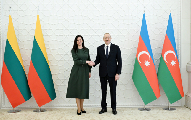 prezident-qebul-kecirdi