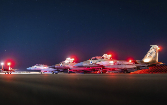 israil-hizbullahin-raket-menteqelerine-zerbeler-endirdi