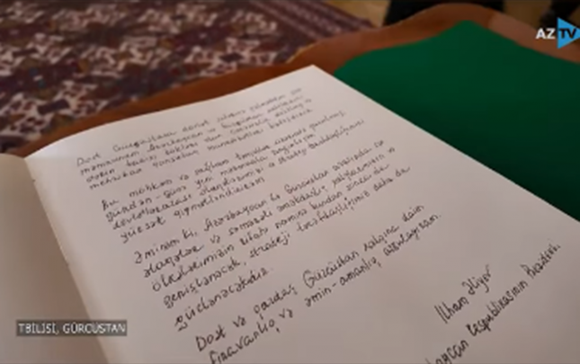 prezident-tbiliside-xatire-kitabina-neler-yazdi