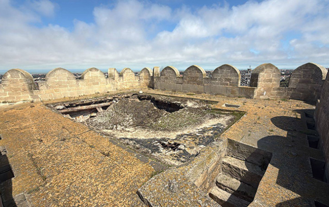 boyuk-merdekan-qesrinde-cokme