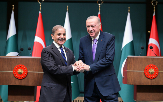 sahbaz-serif-turkiyeye-gelecek