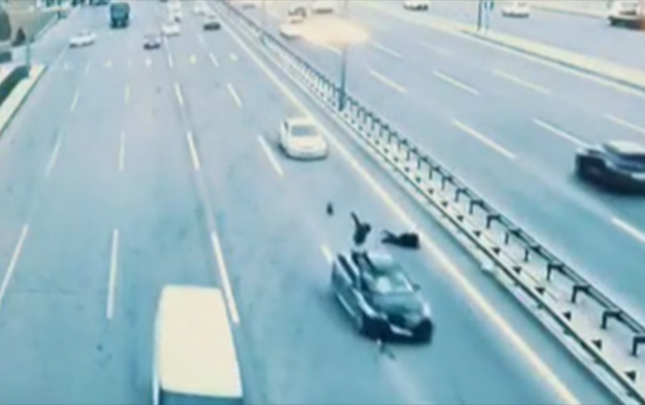 yola-qefil-cixib-heyatlarini-tehlukeye-atdilar