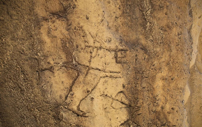 qobustanda-yeni-qayaustu-izler-askarlandi