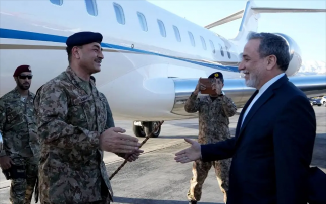 danisiqlarda-cixis-eden-pakistan-heyeti-tehrana-getdi