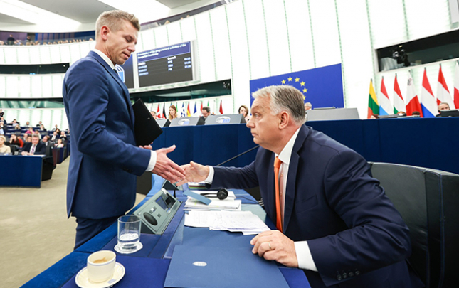 selefinin-kabinetinde-islemek-istemir