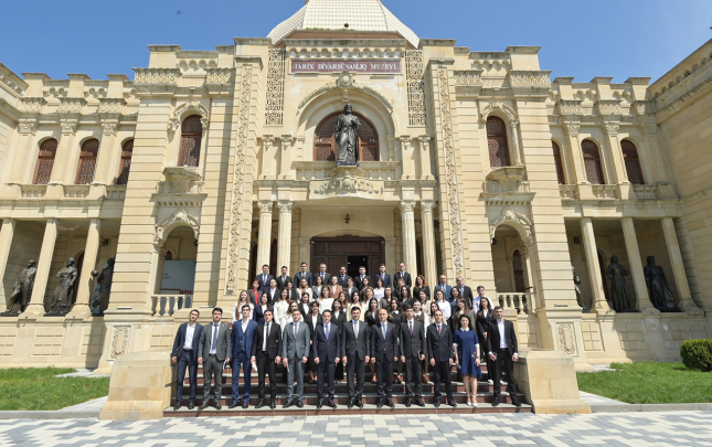 nazir-quba-xacmaz-regionu-uzre-tehsil-iscileri-ile-gorusdu