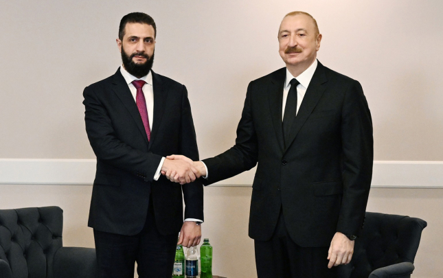 eliyevle-saraa-gorusdu