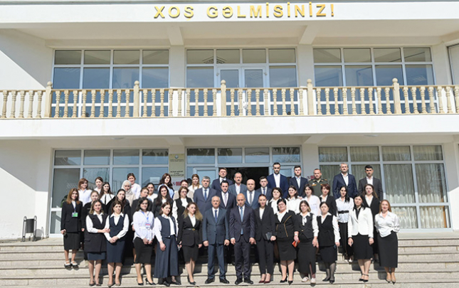 emin-emrullayev-qusarda-mektebde-tedris-prosesi-ile-tanis-olub