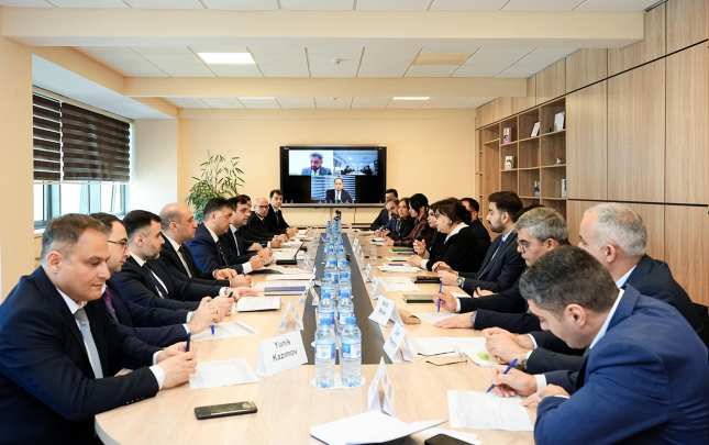 mesgullugun-teminati-ucun-isegoturenlerle-birge-ardicil-isler-aparilir