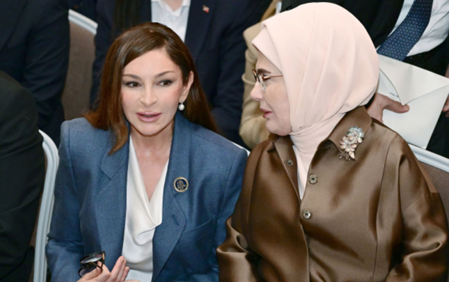 birinci-xanimlar-antalya-forumunda