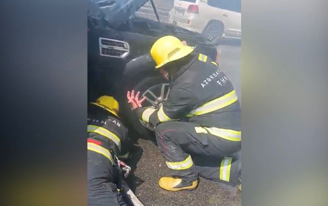 kenar-dairevi-yolda-land-rover-yandi