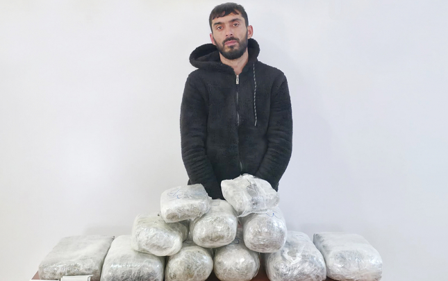 kulli-miqdarda-narkotikin-olkeye-kecirilmesinin-qarsisi-alinib