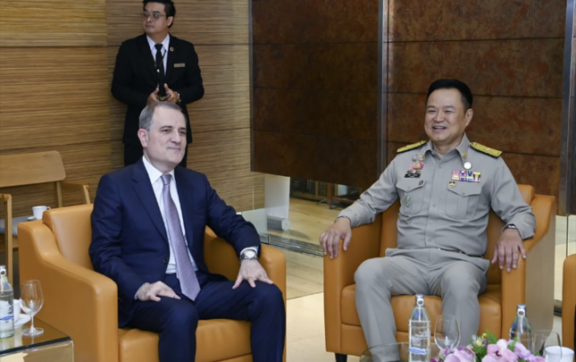 bayramov-tailandin-bas-naziri-ile-gorusdu