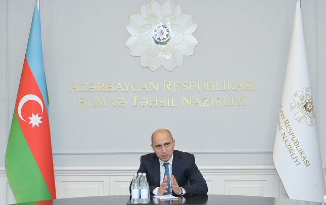 emin-emrullayev-internat-mekteblerinin-direktorlari-ile-gorusdu