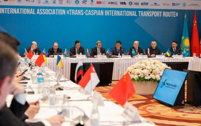 ady-sedrinin-istiraki-ile-orta-dehlizin-inkisafi-uzre-muhum-senedler-imzalandi