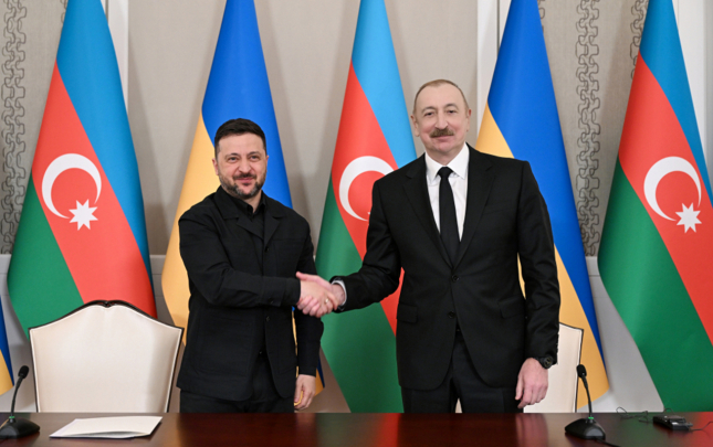 siz-bizim-usaqlarimiza-komek-edirsiniz