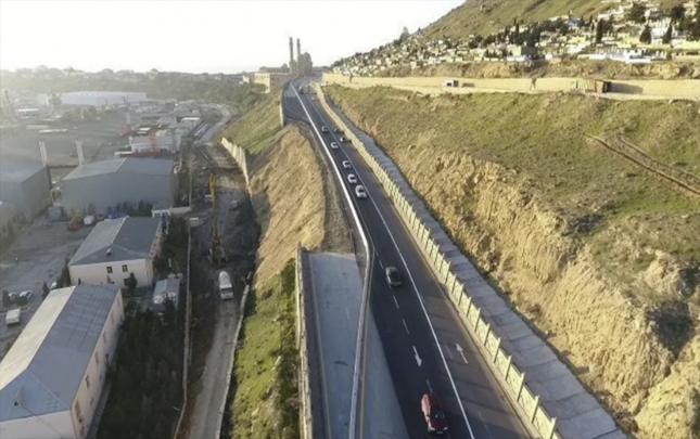 bakinin-4-rayonunda-istinad-divarlari-tikilecek