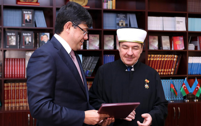 diaspor-komitesinde-polsa-muftisi-ile-gorus-kecirildi